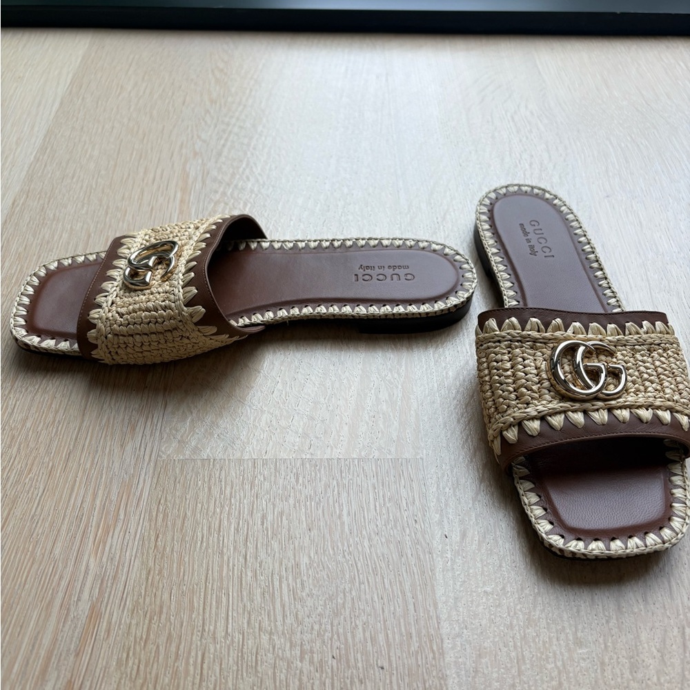Gucci Raffia Double G Slide Sandal in Natural Beige - Picture 4 of 6